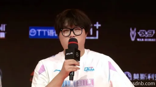 Bin赛后直言:AL非冠军仅优胜,战队经理怒喷引热议 Bin赛后直言:AL非冠军仅优胜,战队经理怒喷引热议